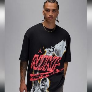 Nike Men's Black and Red Graphic Tee